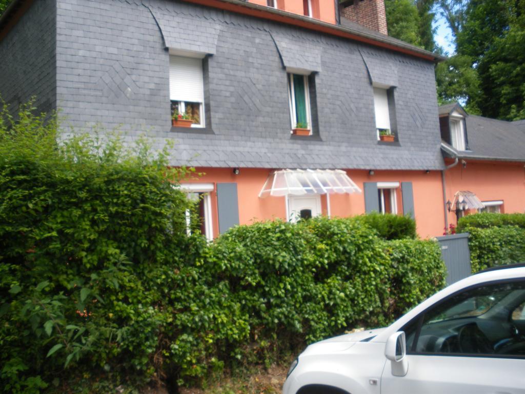 Bed and Breakfast Les Coquillettes Équemauville Esterno foto