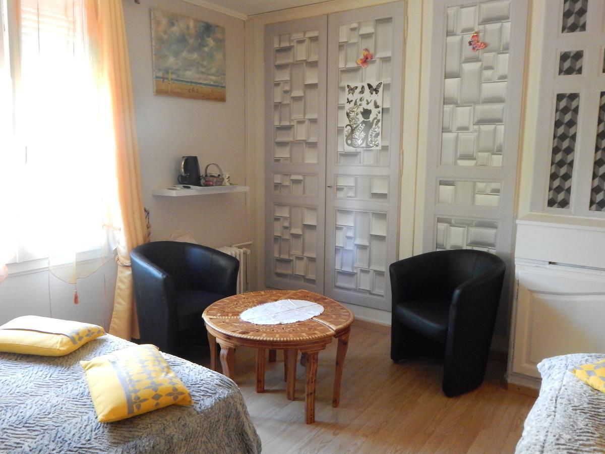 Bed and Breakfast Les Coquillettes Équemauville Esterno foto